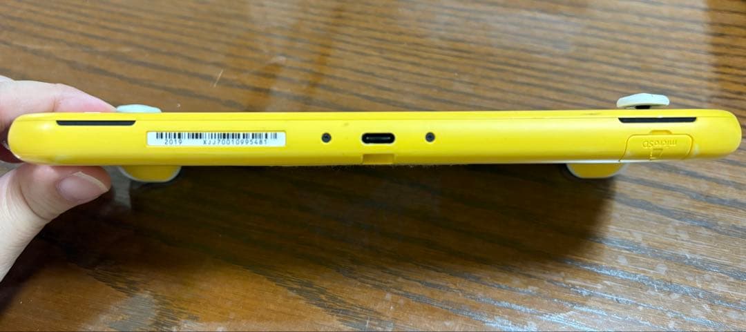 ニンテンドースイッチライト　イエロー　ジャンク品