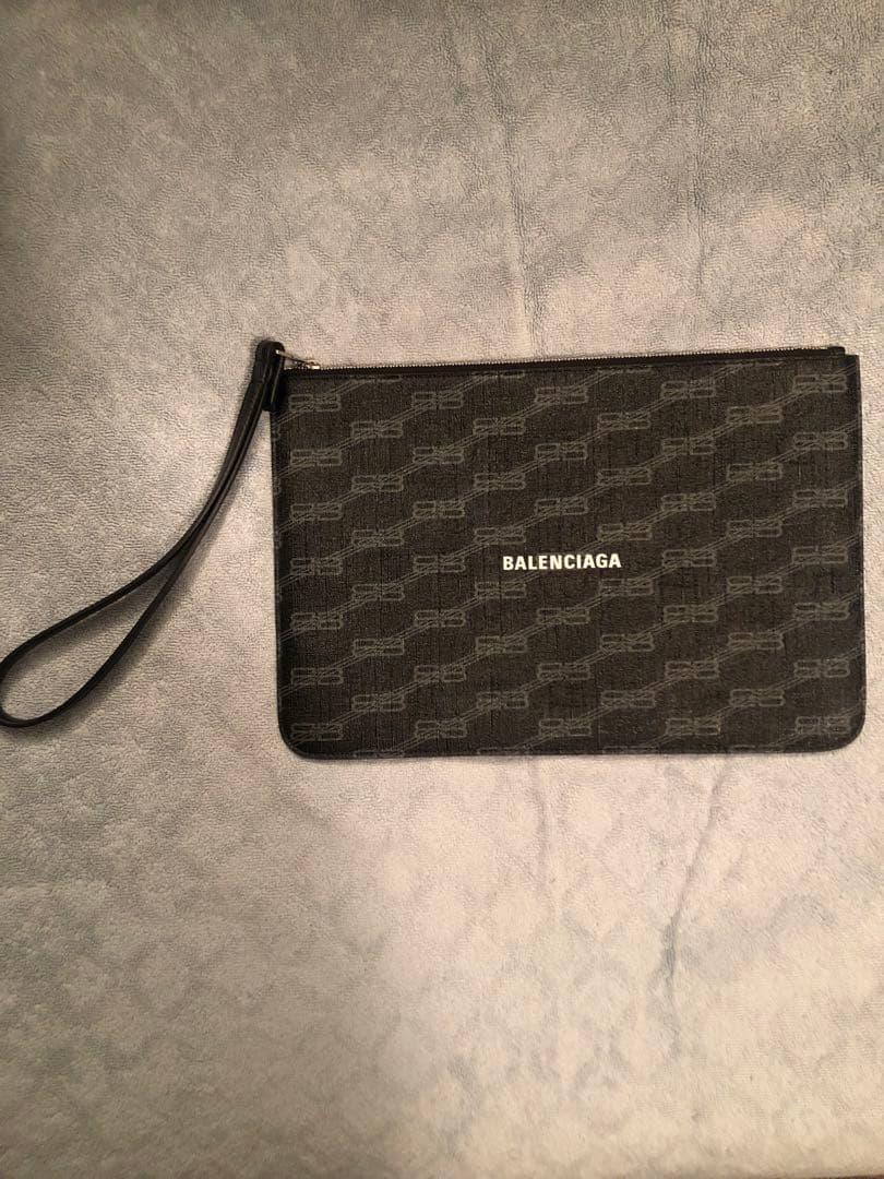 【ほぼ未使用品】BALENCIAGA バレンシアガ　クラッチバッグ