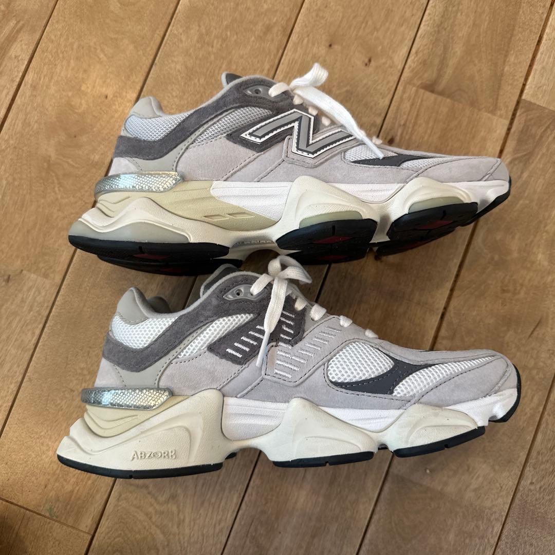 New Balance 9060 グレー/ホワイト スニーカー