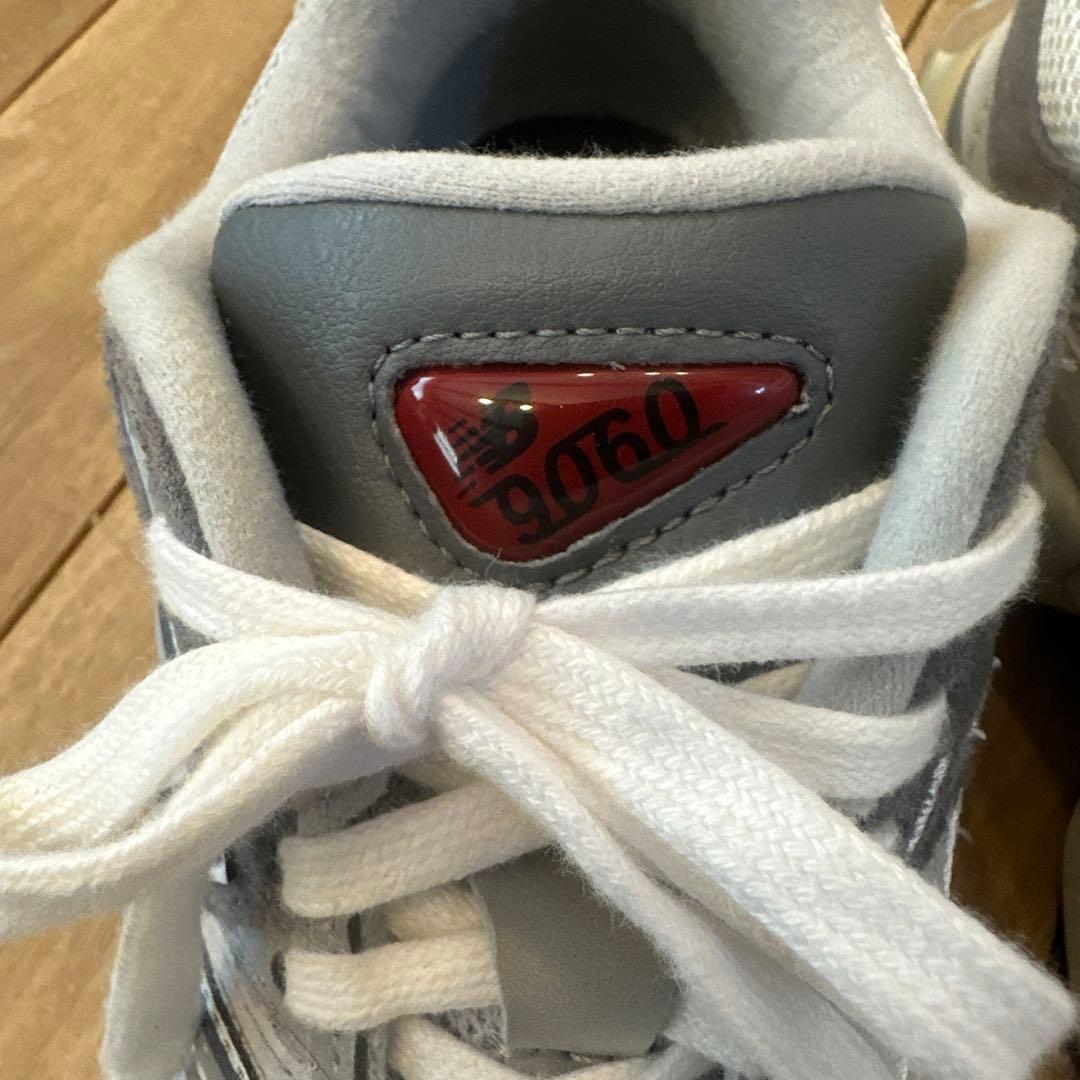 New Balance 9060 グレー/ホワイト スニーカー