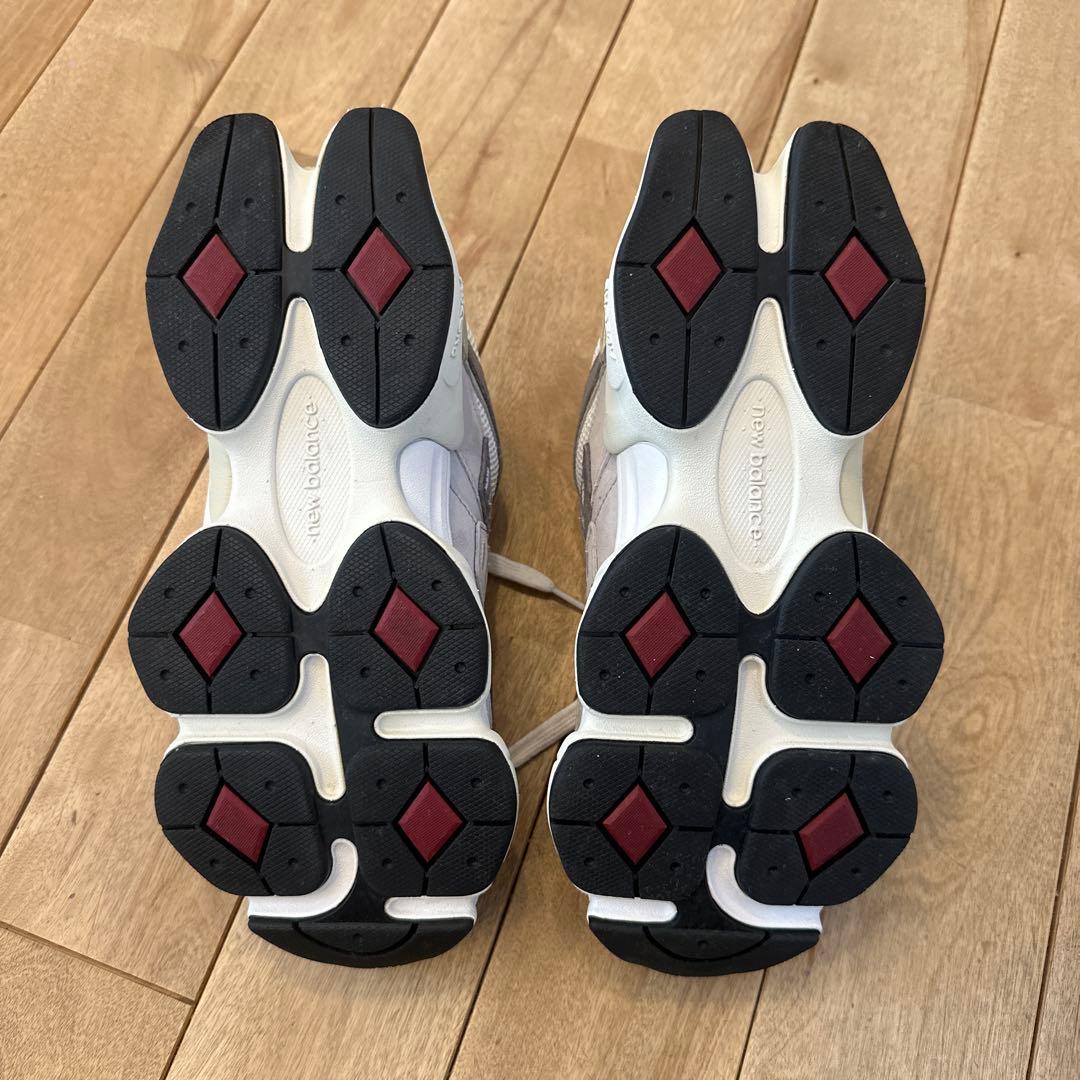 New Balance 9060 グレー/ホワイト スニーカー