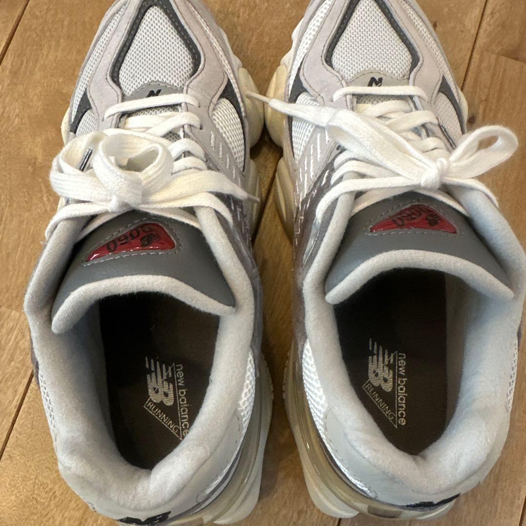 New Balance 9060 グレー/ホワイト スニーカー