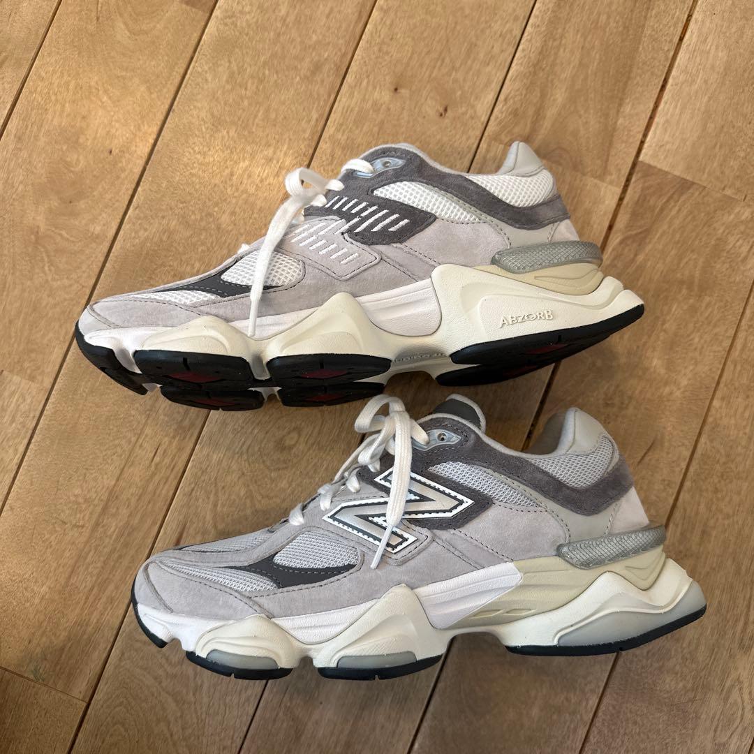 New Balance 9060 グレー/ホワイト スニーカー