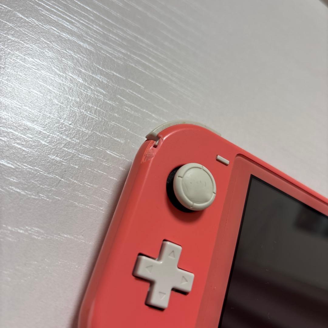 Nintendo SwitchLight コーラル