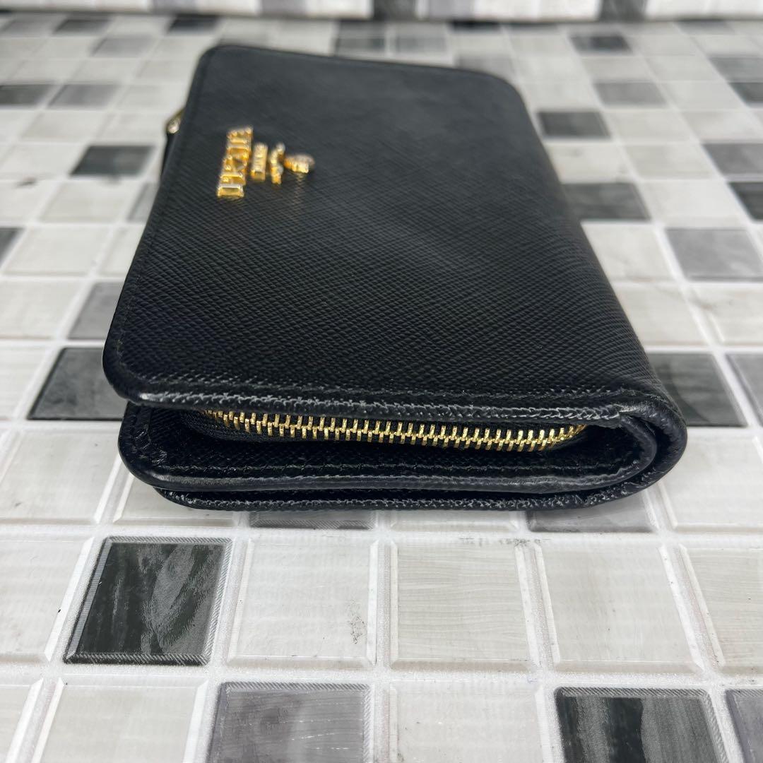 PRADA プラダ 財布　二つ折り財布
