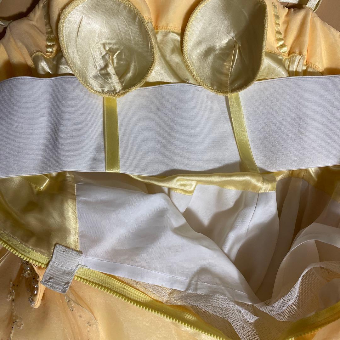 ウエディング、演奏会　黄色にキラキラが一杯ついたかわいいドレス　Sサイズ