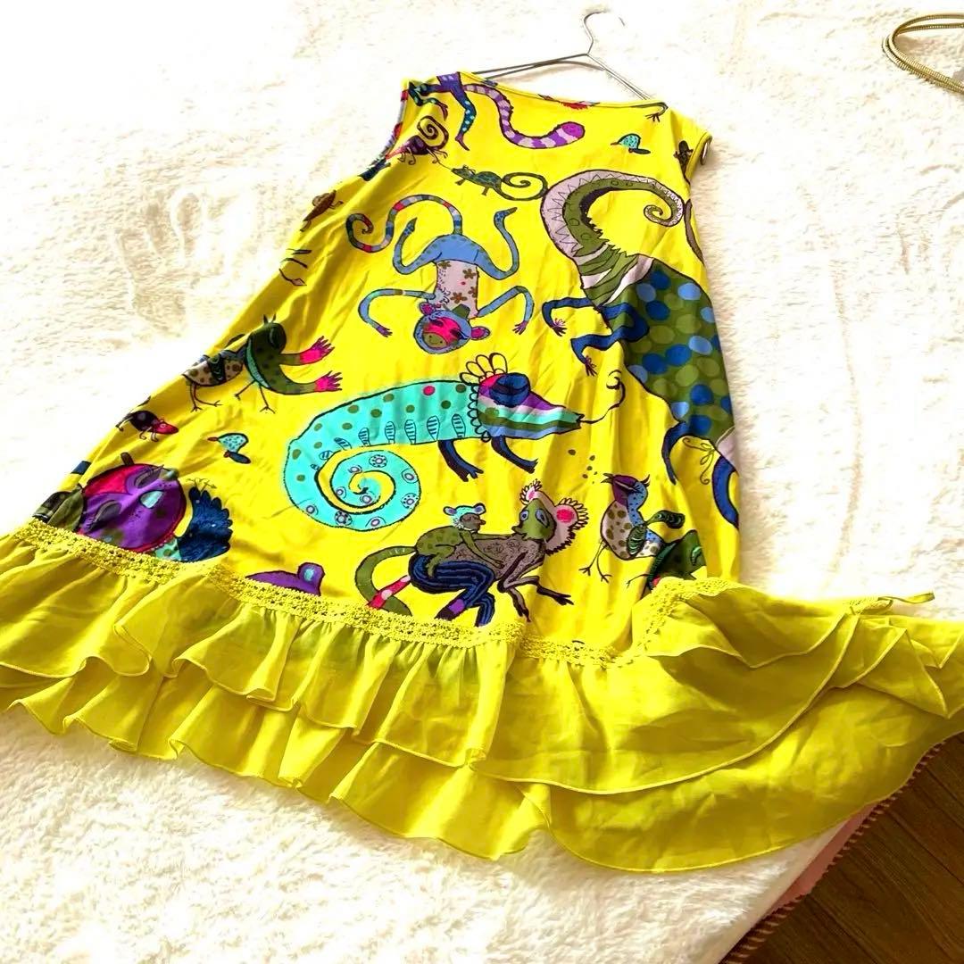 サマンサトクコ　プレミアム　レース、すそフリルいっぱい。バックサービス