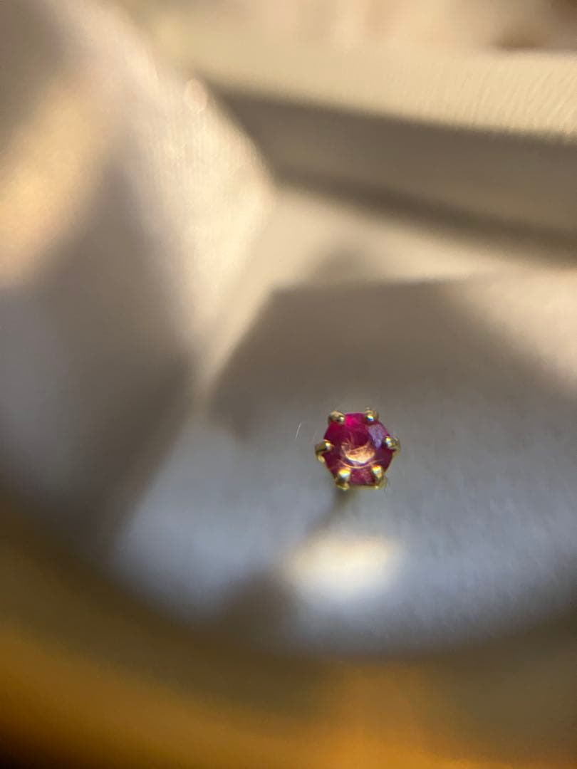 K18＊ルビーピアスです