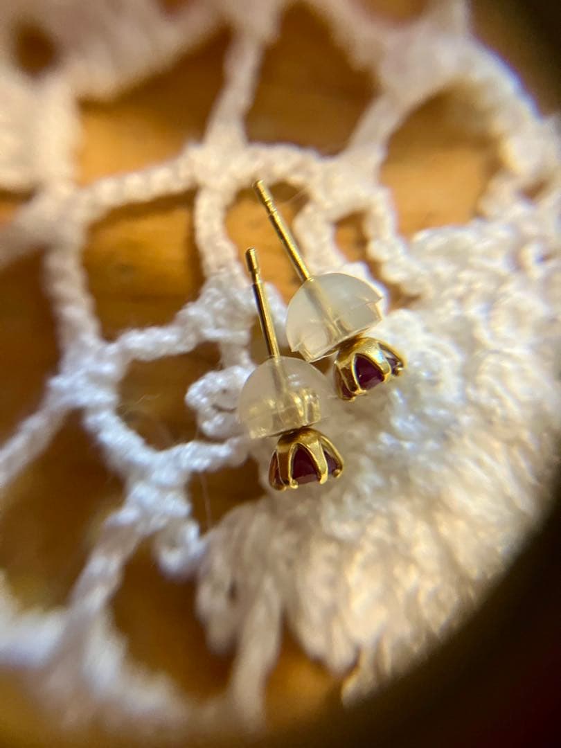 K18＊ルビーピアスです