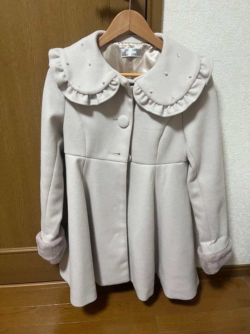 Pium ビジューカラードーリーフレアコート