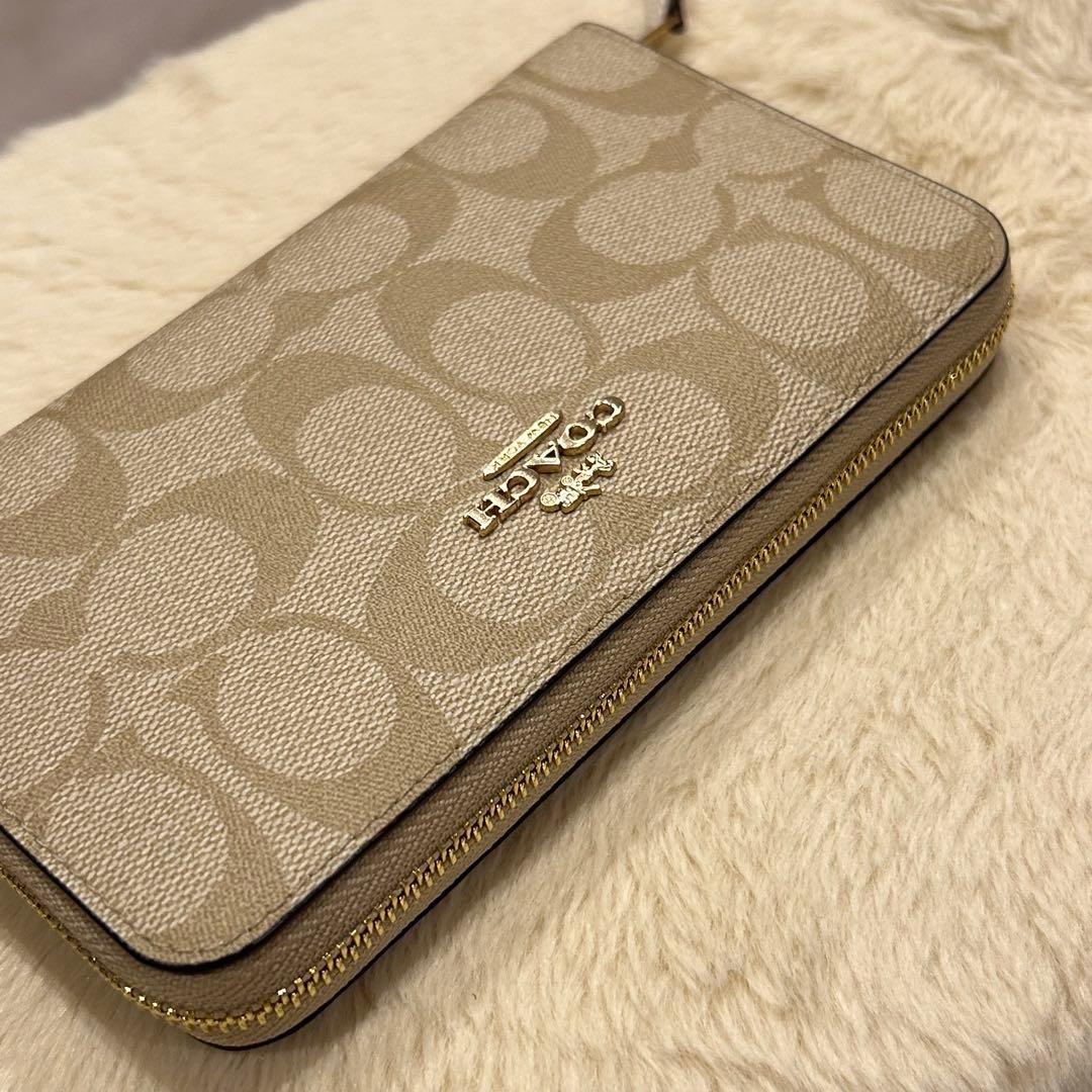 {美品}二つ折り財布 COACH IMDQC ライトカーキ チョークホワイト