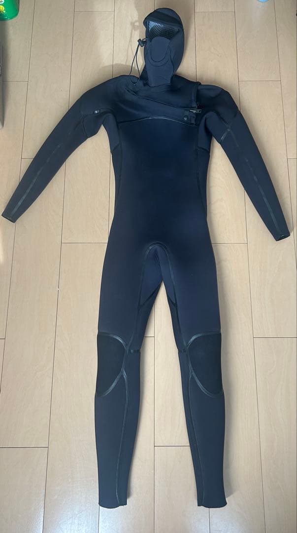 真冬対応Need essentials フード付きウェットスーツ
