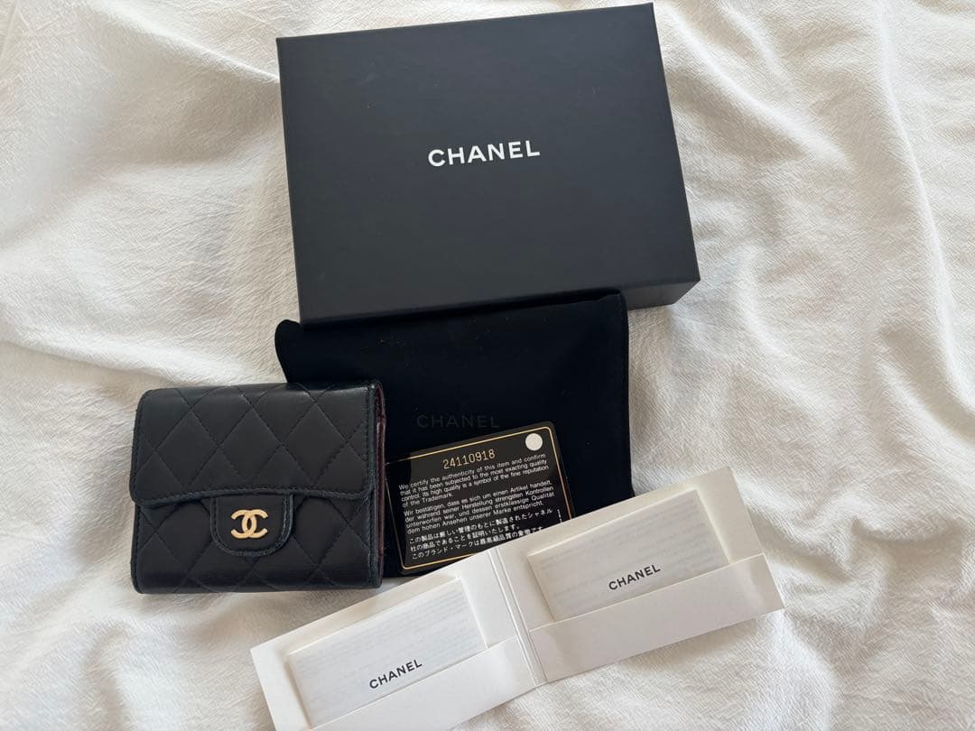ゆーかCHANEL 三つ折り財布 ブラック