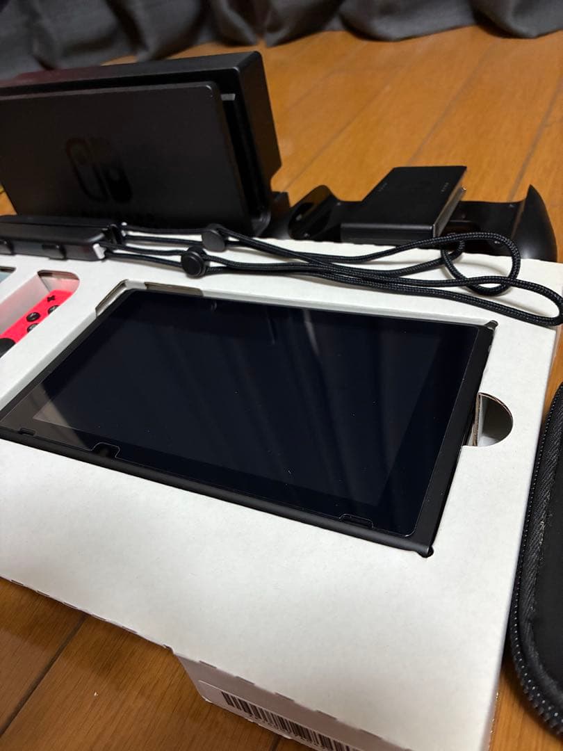 Nintendo Switch 本体　スマプラマリオカート　2本　ケース付