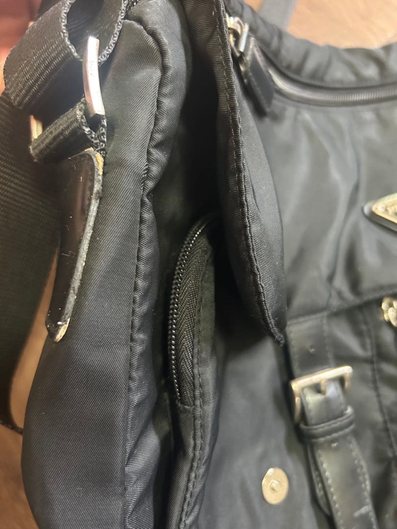 PRADAショルダーバッグ