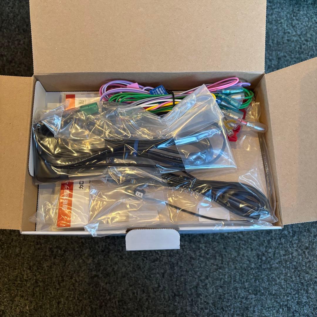 【新品未使用品】パイオニア カロッツェリア 楽ナビ AVIC-RZ303II