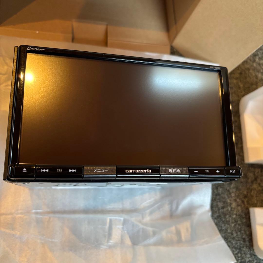 【新品未使用品】パイオニア カロッツェリア 楽ナビ AVIC-RZ303II