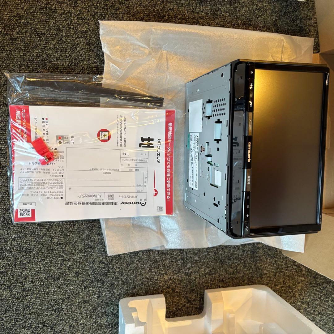 【新品未使用品】パイオニア カロッツェリア 楽ナビ AVIC-RZ303II