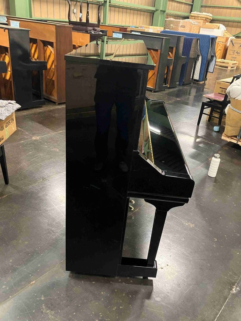 ヤマハ純正消音機能付ヤマハピアノ。 地域限定で送料無料。調律、クリーニング済。