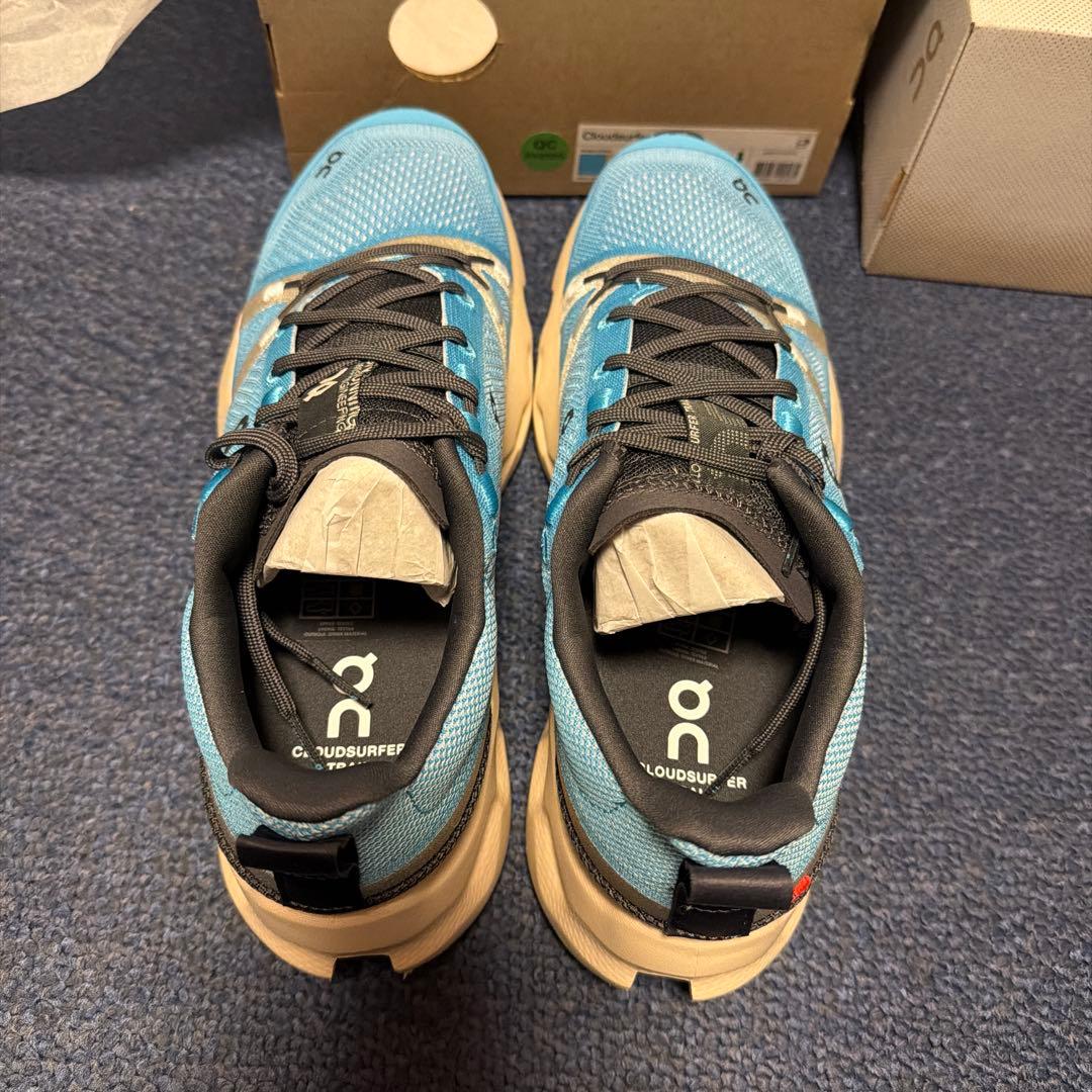 On Cloudsurfer trail 26.0センチ