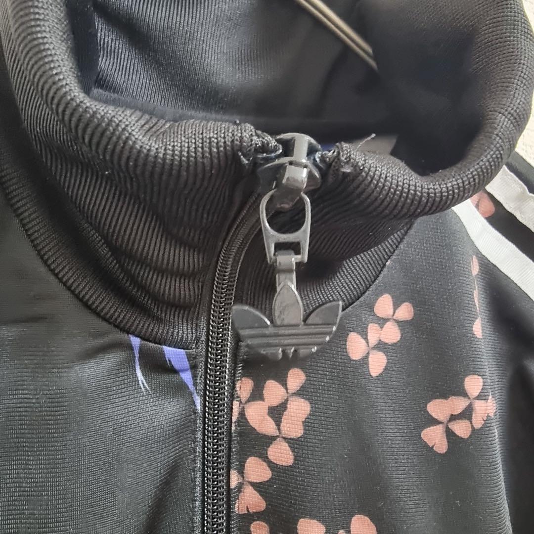 [未使用品]アディダス　レディース　ジャージ　トラックトップ　ジャケット　花柄