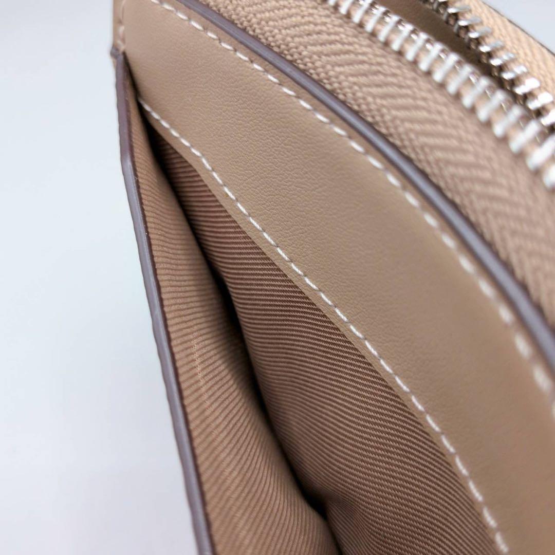 MARY QUANT マリークワント　ゴールド 二つ折り財布