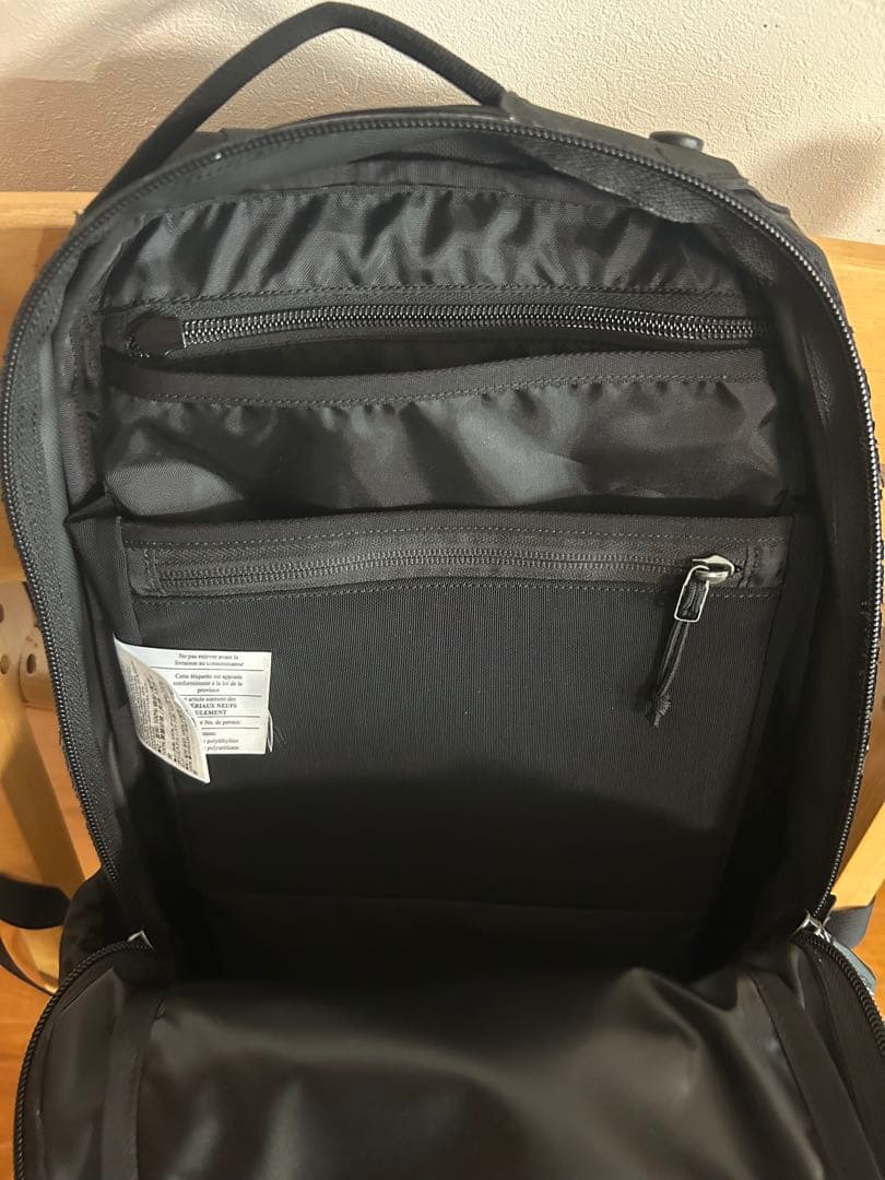 【美品】国内正規品 アークテリクス アロー16 ブラック×ゴールド 廃盤カラー