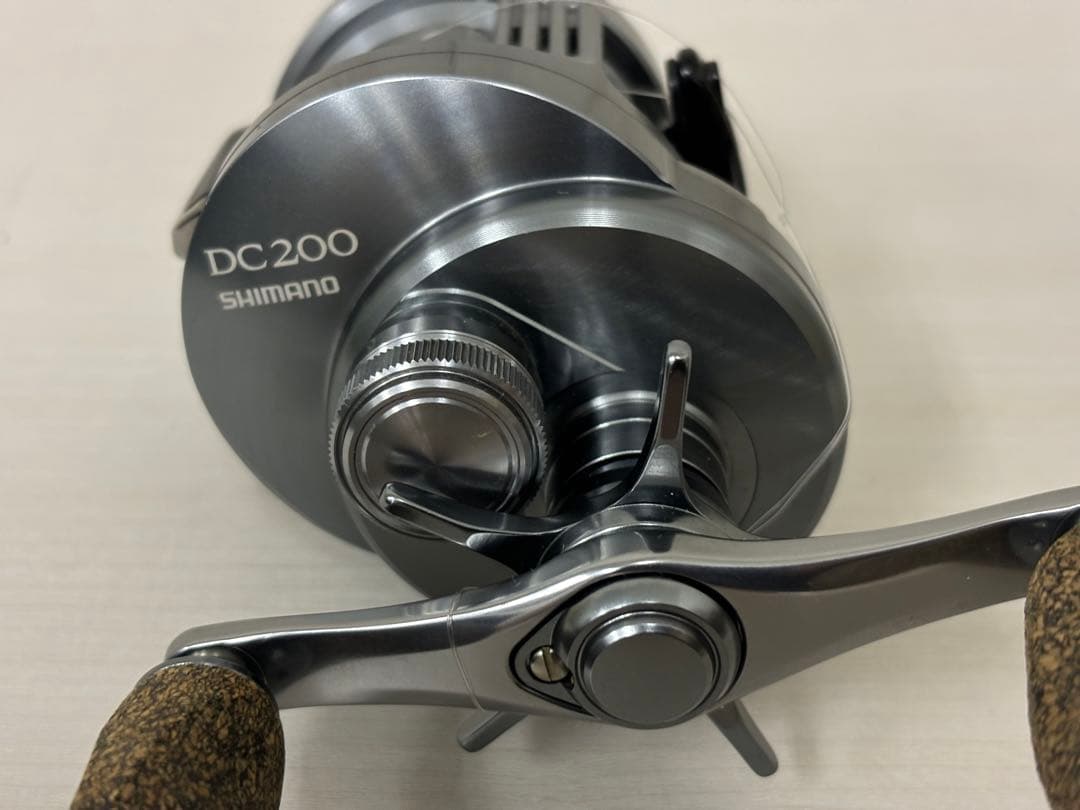 シマノ　19カルカッタコンクエストDC200 右巻き