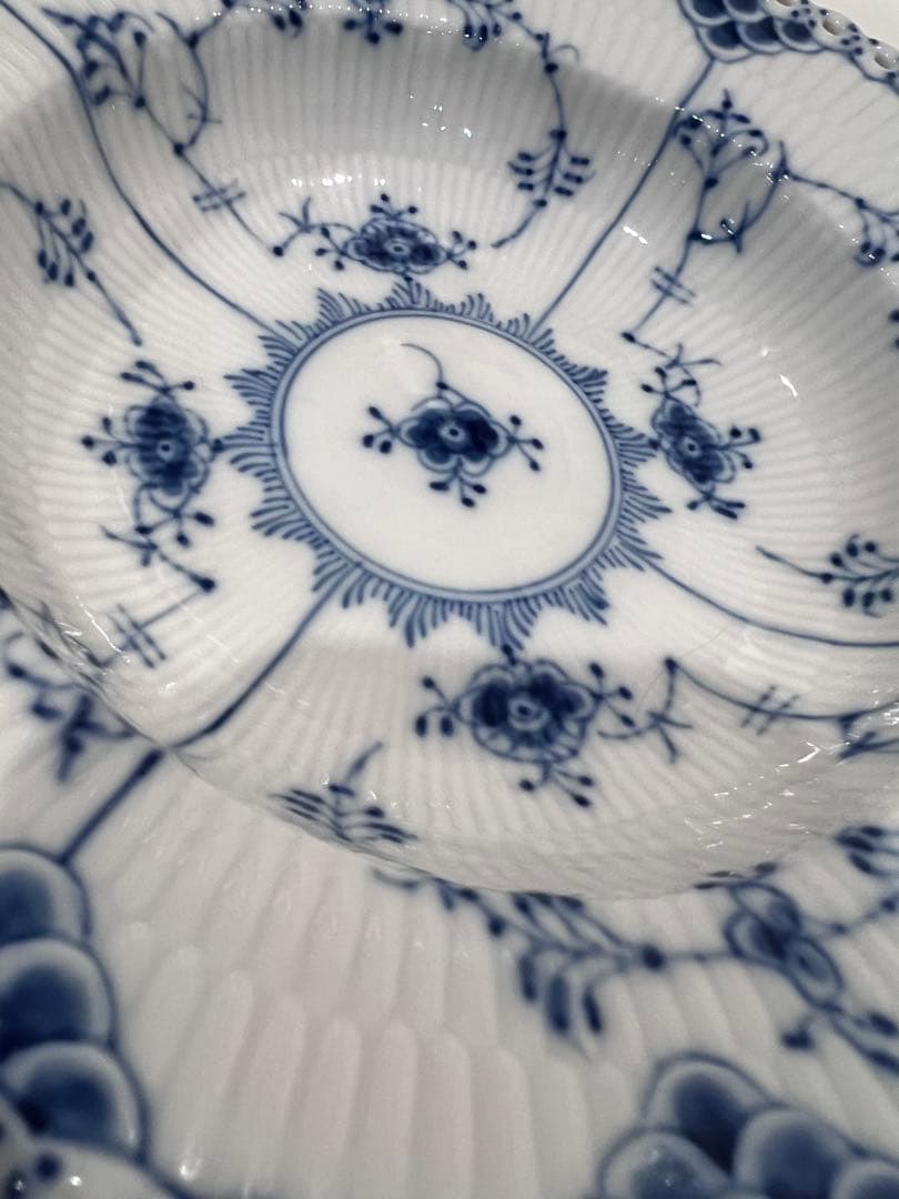 ロイヤルコペンハーゲン　ブルーフルーテッド フルレース プレート 23cm