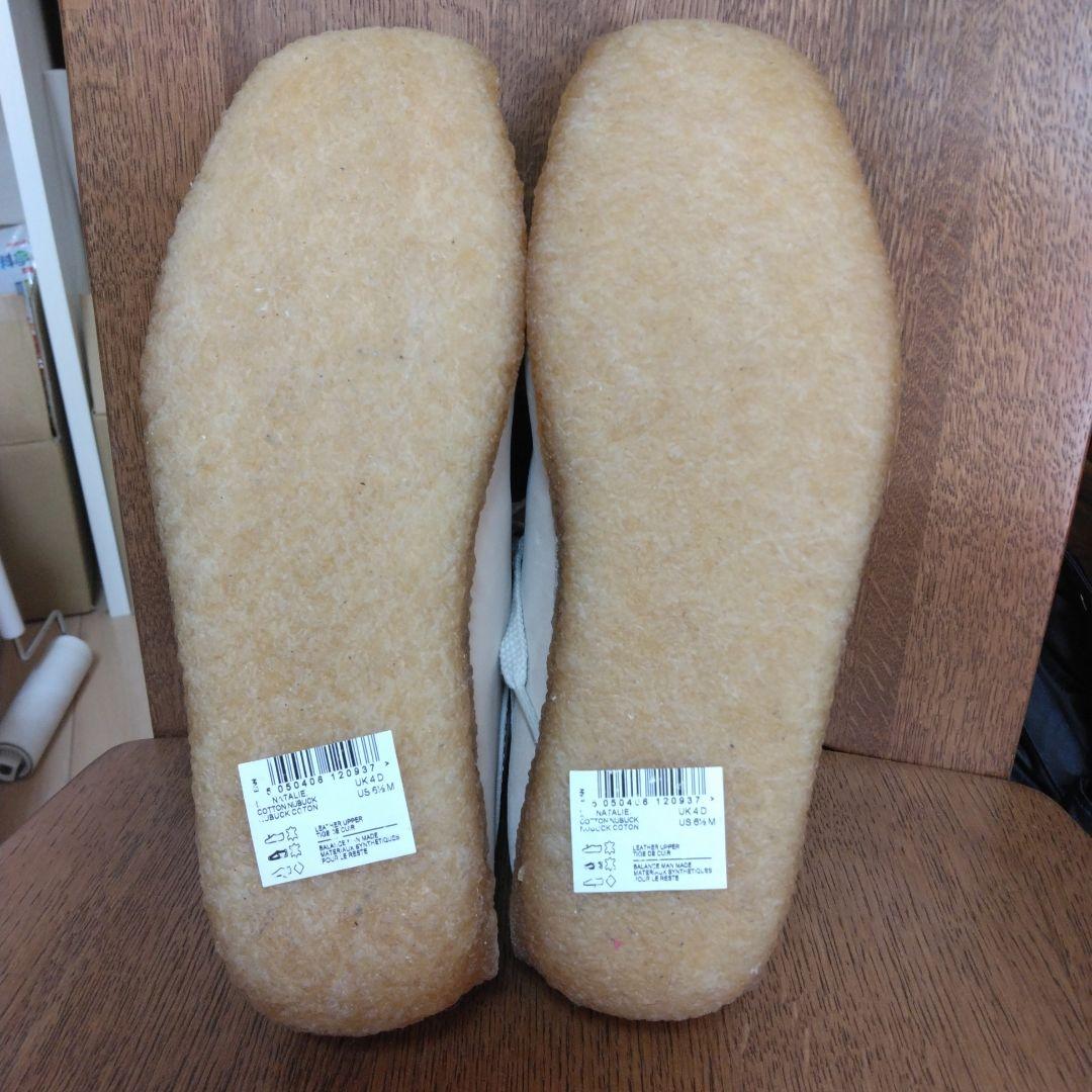 あられ　新品クラークスナタリースエード シューズ