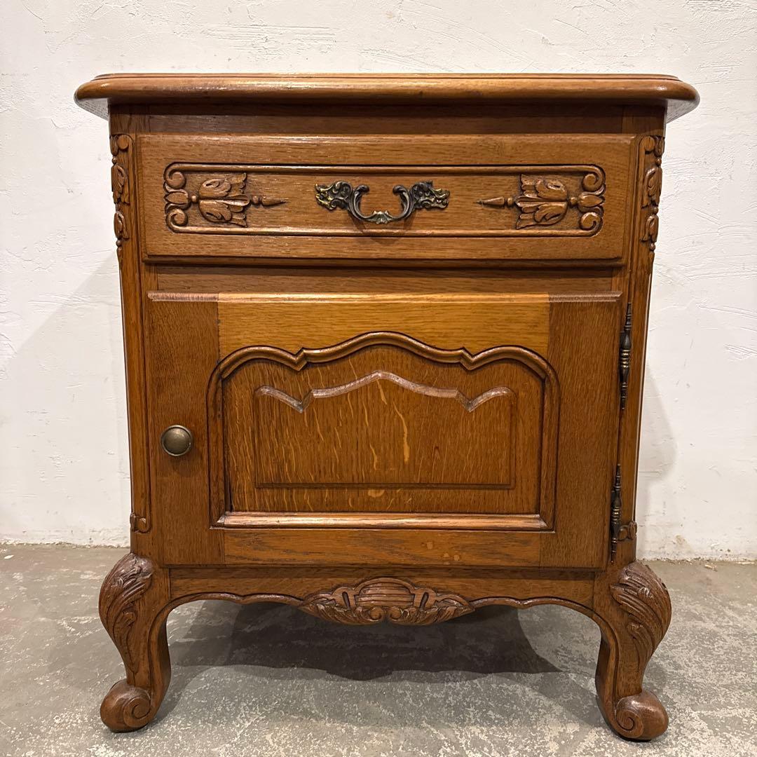 年末年始saleヴィンテージ　木製サイドテーブル　引き出し／扉収納付き　1