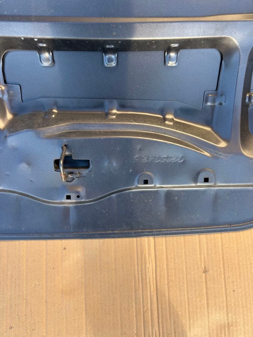 りき丸様用ハイエース200系バットフェイス　ボンネット