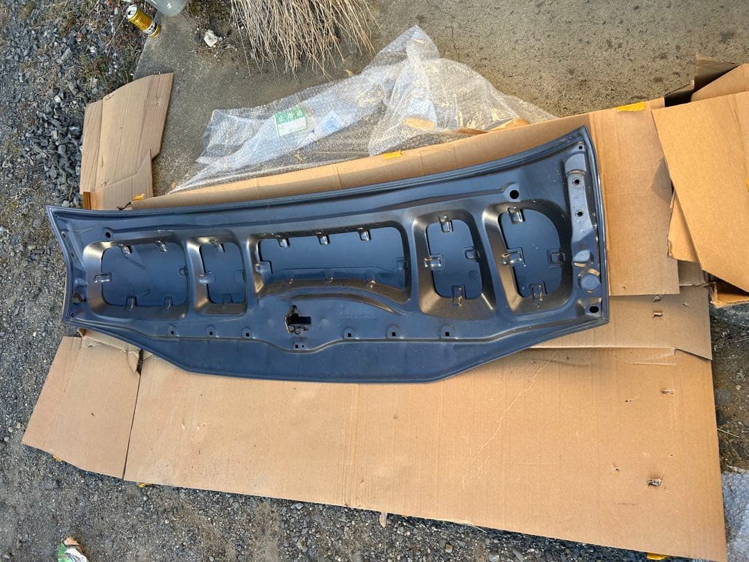 りき丸様用ハイエース200系バットフェイス　ボンネット