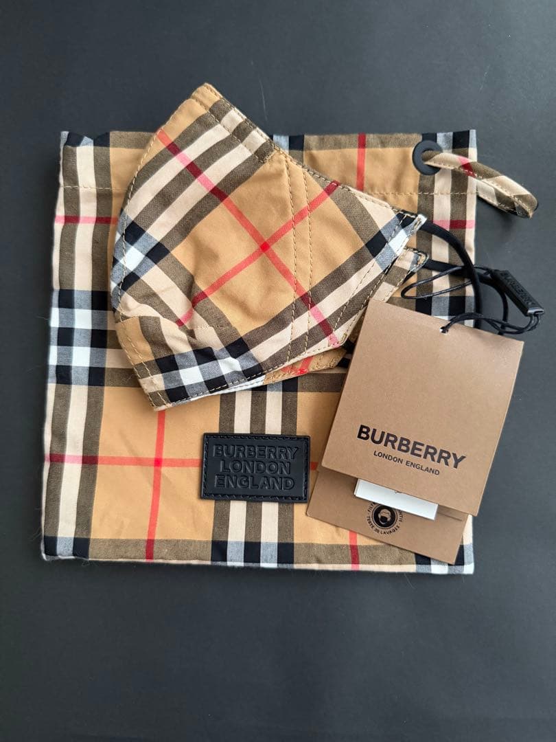 BURBERRYチェック柄マスク&収納袋セット