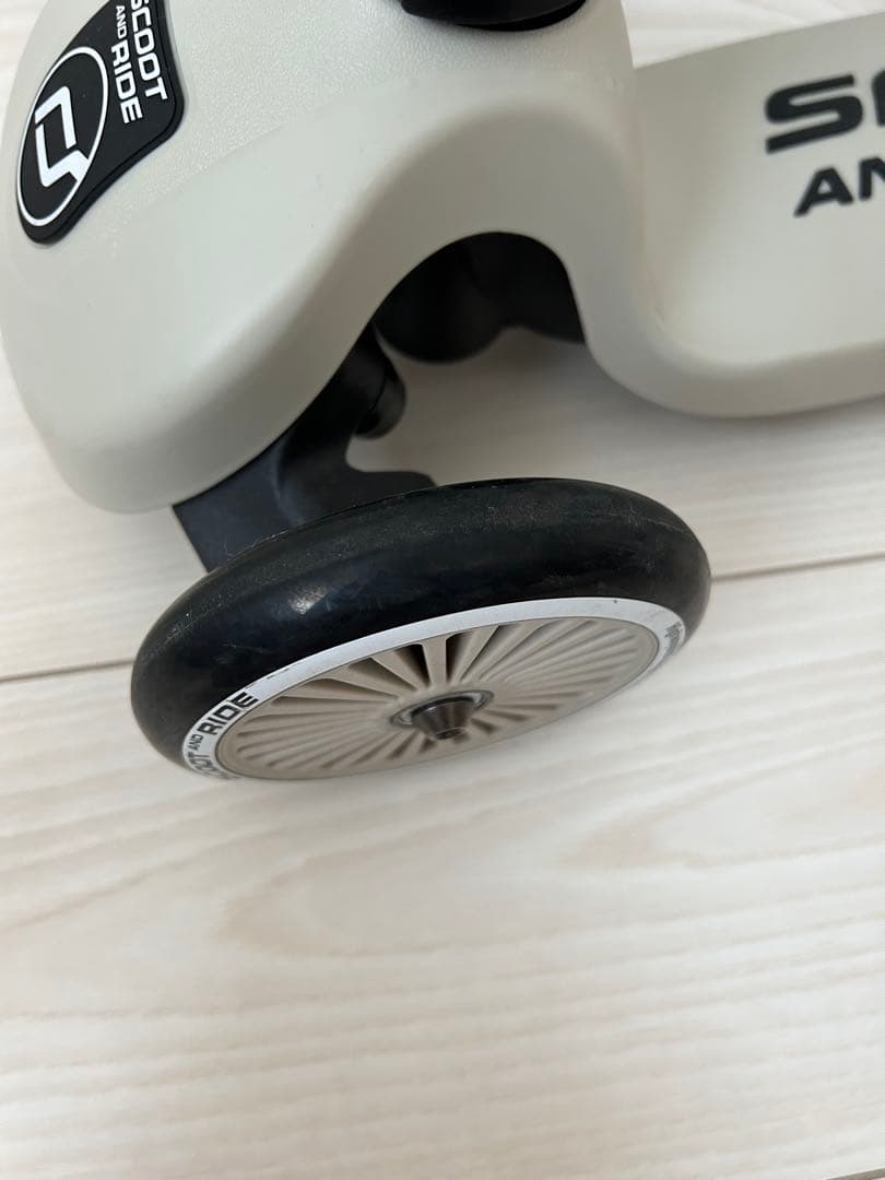 スクートアンドライド　ハイウェイキック1 キックスケーター 三輪車