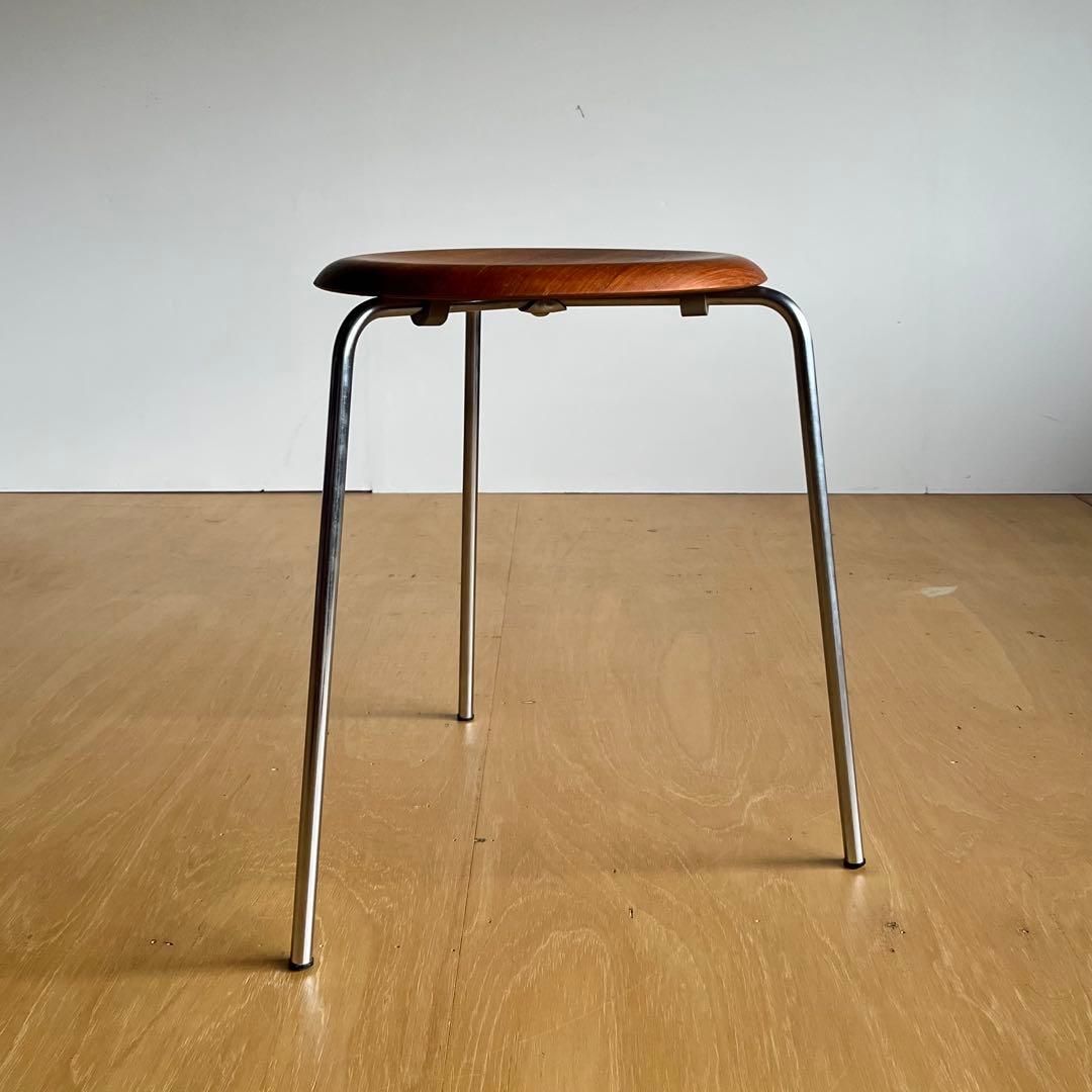 スツール Arne Jacobsen 3170 Teak FRITZ HANSEN