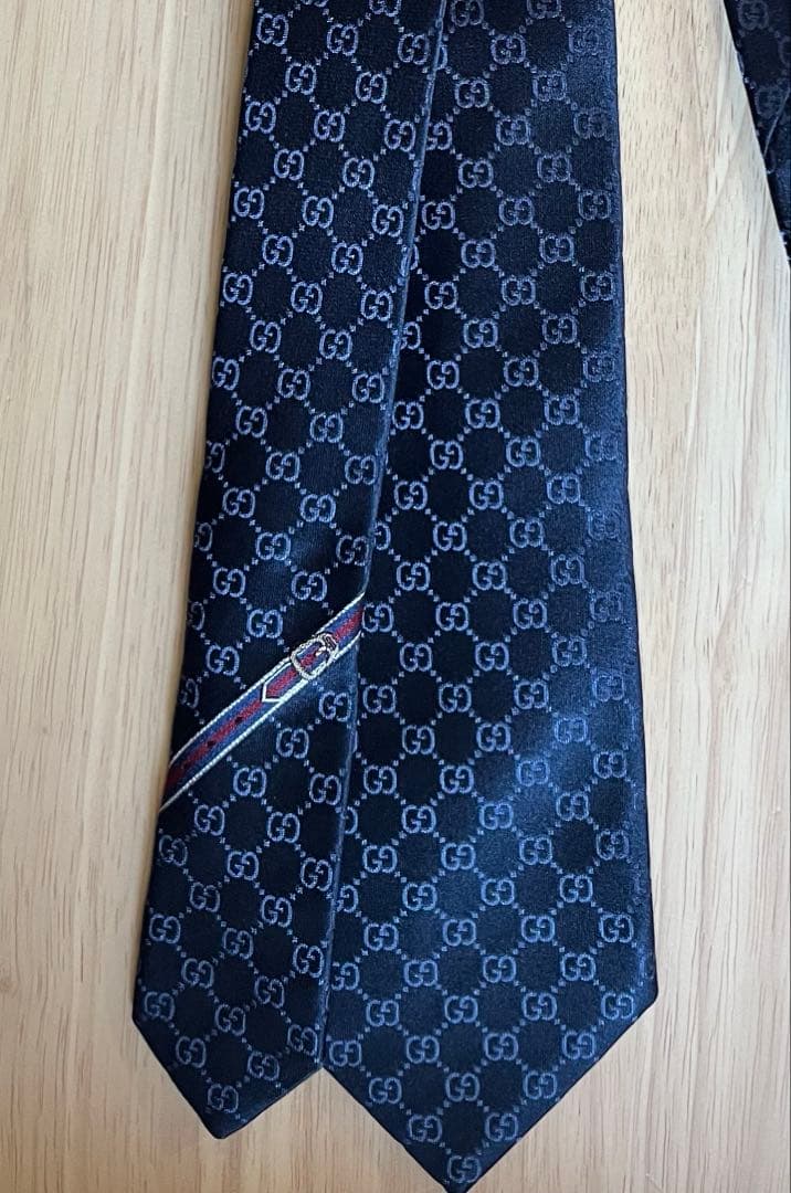 価*民様 新品　GUCCI シルク ネクタイ ネイビー