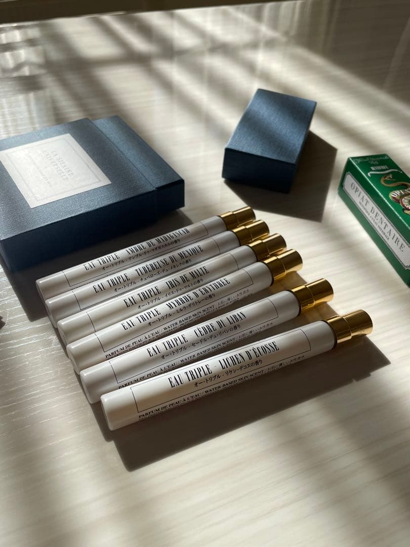 LA SIZAINÉ UNIVERSELLE ユニセックス香水セット6本入り