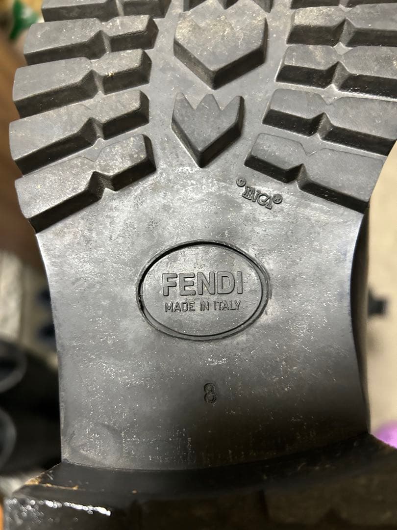 FENDI 黒 レザー エンジニアブーツ バックル付き