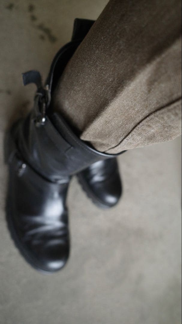 FENDI 黒 レザー エンジニアブーツ バックル付き