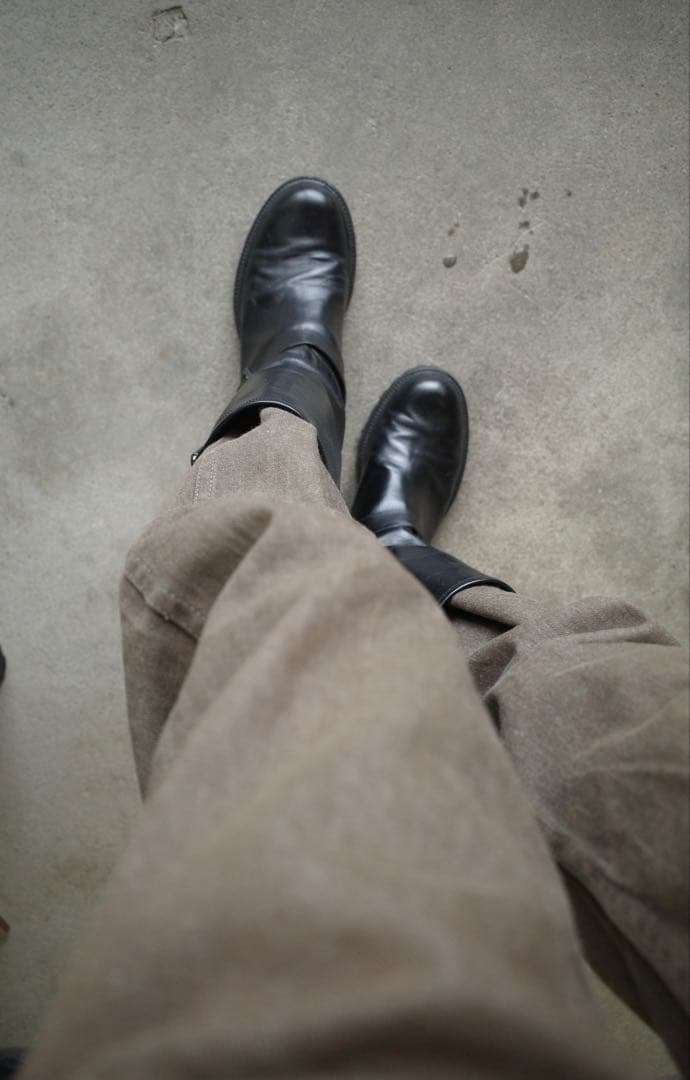 FENDI 黒 レザー エンジニアブーツ バックル付き