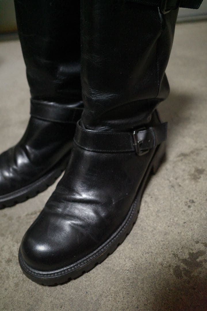 FENDI 黒 レザー エンジニアブーツ バックル付き