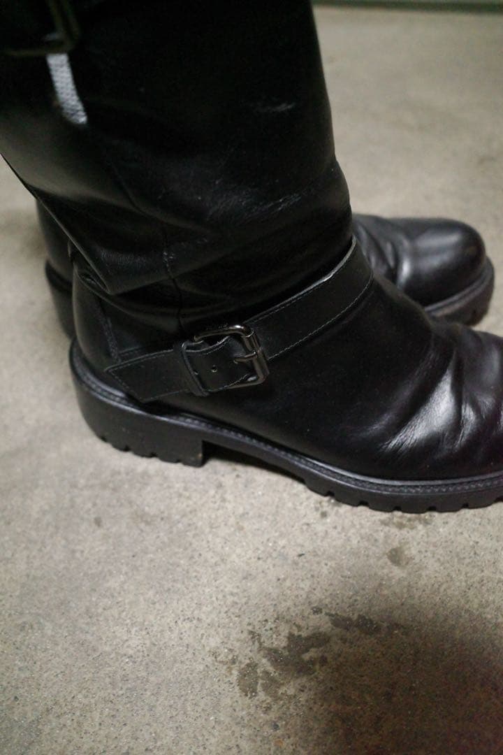 FENDI 黒 レザー エンジニアブーツ バックル付き