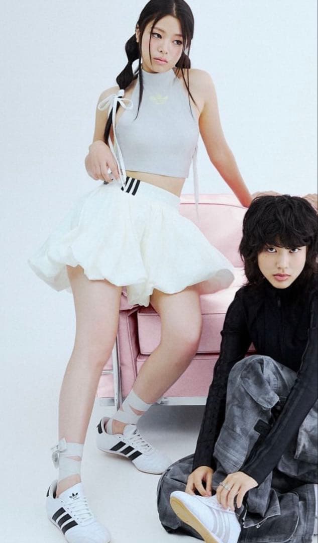 adidas ホワイトミニスカート