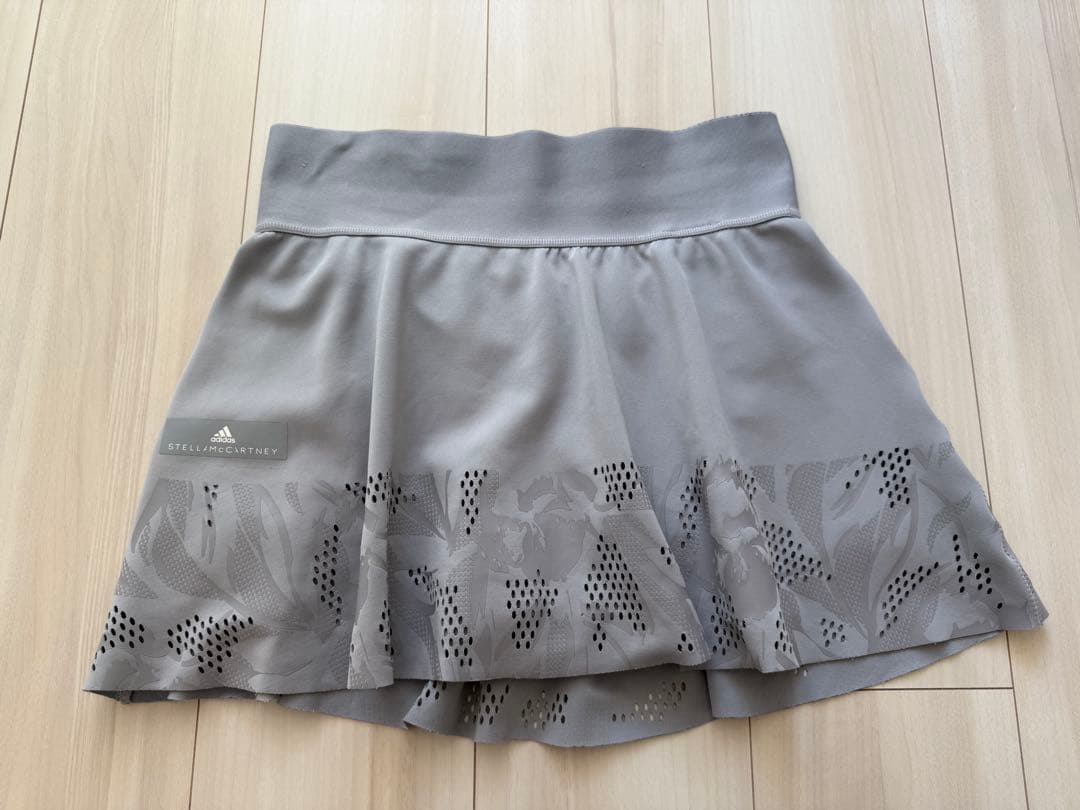 アディダス　ステラマッカートニー　スコート　フローラル