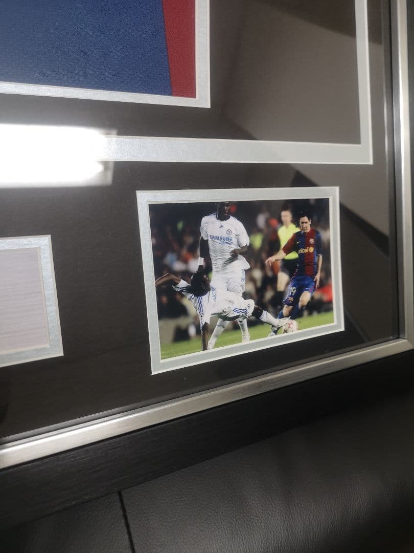 ICONSリオネル メッシ サインユニフォーム バルセロナ0607額付き