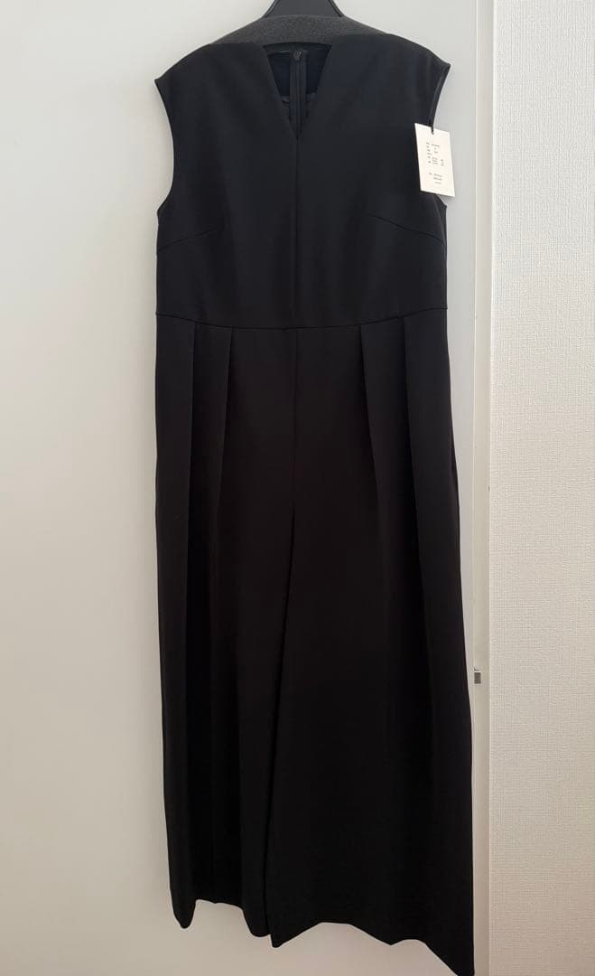 新品未使用 Heve ハートネックオールインワン 36 ブラック