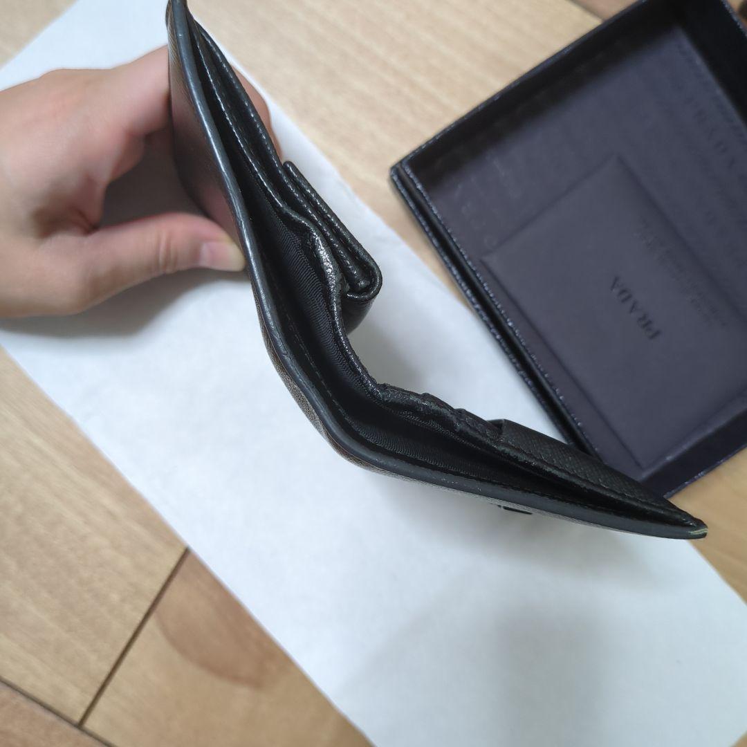 PRADA プラダ　サフィアーノ　オールブラック　二つ折り財布