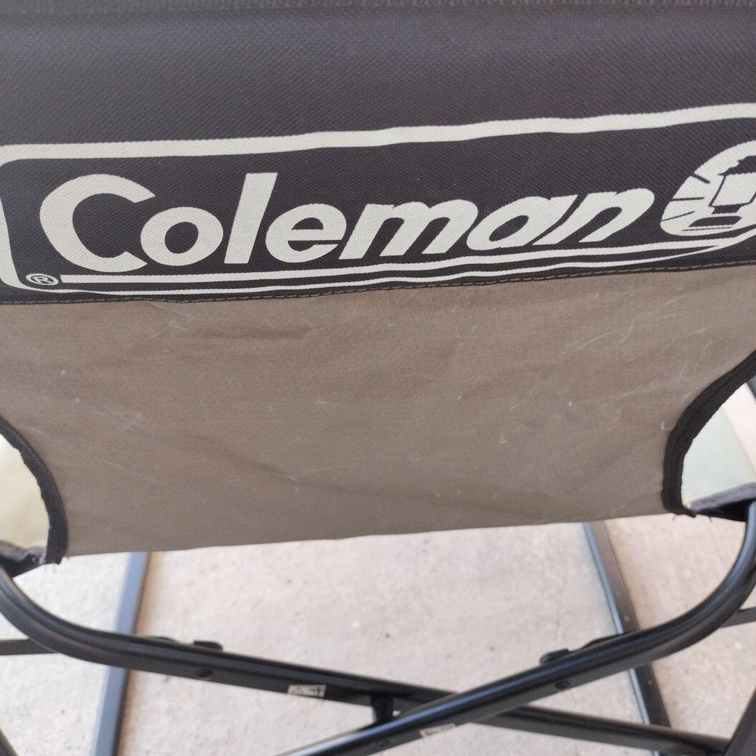 コールマンディレクターズチェア　2脚　薄いカーキ色