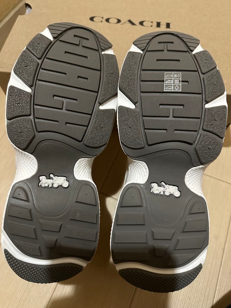 今月まで❗️新品未使用❣️COACH スニーカーベージュ系36